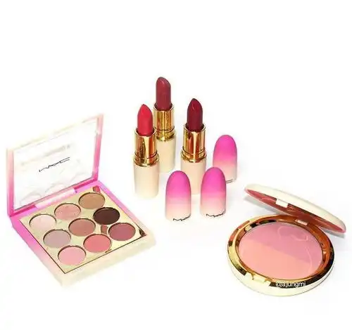 美妆早报mac新年限定彩妆系列偏爱千禧粉明年1月18日发售