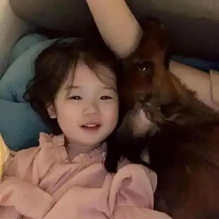 有没有可可爱爱或者沙雕或者很仙的闺蜜头像比较喜欢动漫的,真人的也可以哈