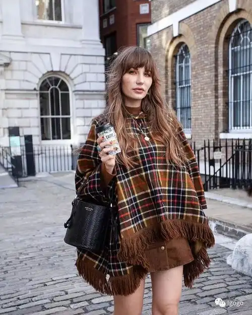 这个色系搭配不好像阿嫲,搭配得好就能像刘雯一样有高级感