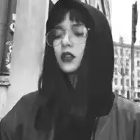 女生冷酷头像霸气黑色冷酷的女生头像