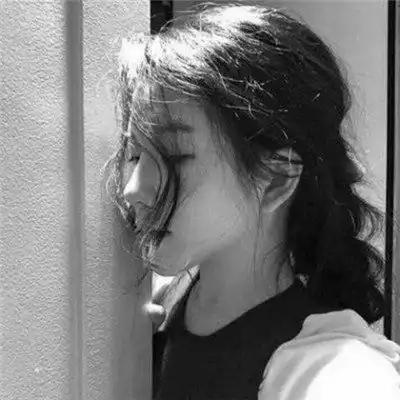 丧的头像女生真人霸气冷酷无情头像女