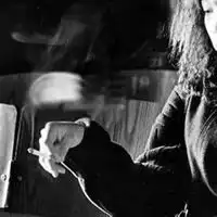 吸烟女生头像霸气超拽喝酒吸烟女生头像