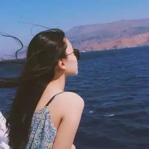 我嫁给有钱老公后,家里的保姆都看不起我,我做了件事公婆都怕我