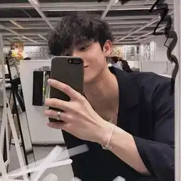 头像想到天上摘颗星星送给你,却发现你拥有整个银河