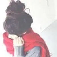 带红围巾的女孩头像微信头像图片大全