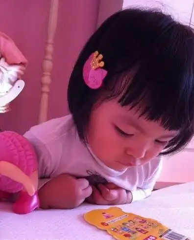 李湘王岳伦3岁可爱女儿最新私房照遗传母亲美貌