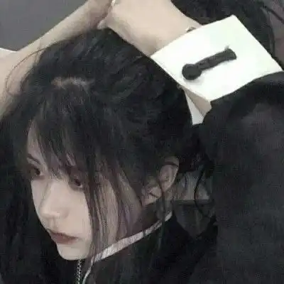 女生头像冷酷帅气侧脸