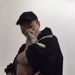 男生杂潮图本以为我们感情坚不可摧,没想到却是一触即溃