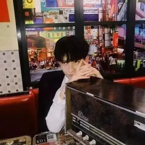 男生头像我能被很多人代替,我很明白这一点