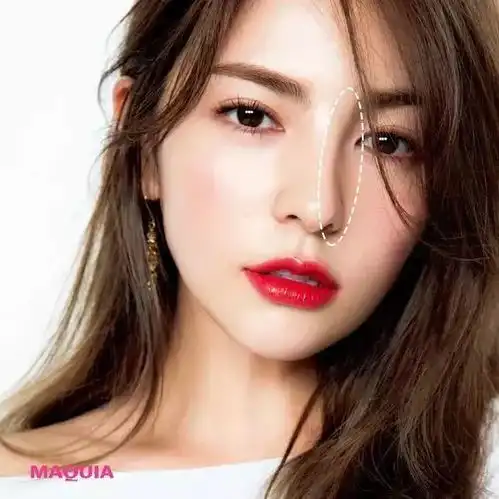 夏天当然要选择风格多变自带高级感的日系妆容啦,少女心爆棚