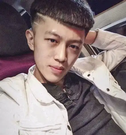 快手再现大动作3网红被封杀,2网红回归直播,网友不公平