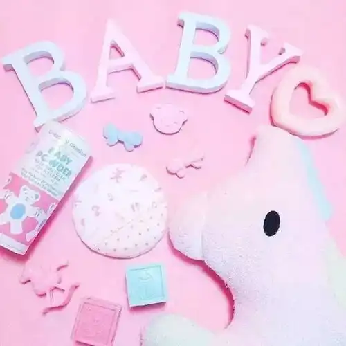 超少女的粉色背景图鸭