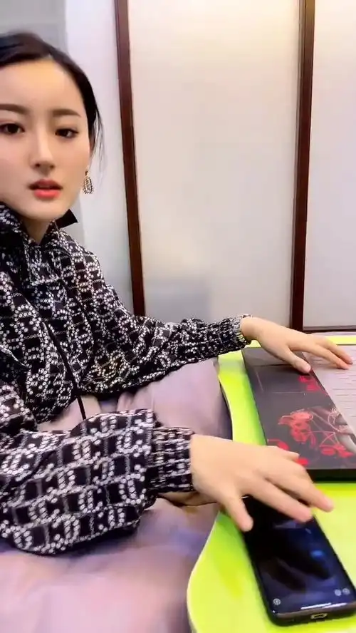 本人通讯录告急,急需加一波联系人