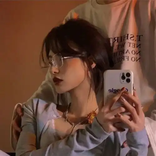 情头偶尔羡慕情侣依旧庆幸自由