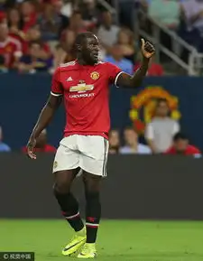 图集曼市德比激战正酣,激情和温情并存