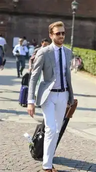 禁欲系三分孝自动放电普通路人也秒变焦点