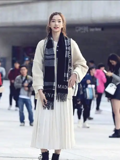 首尔小姐姐的街拍太好看了真正的韩范穿搭,适合大部分女生