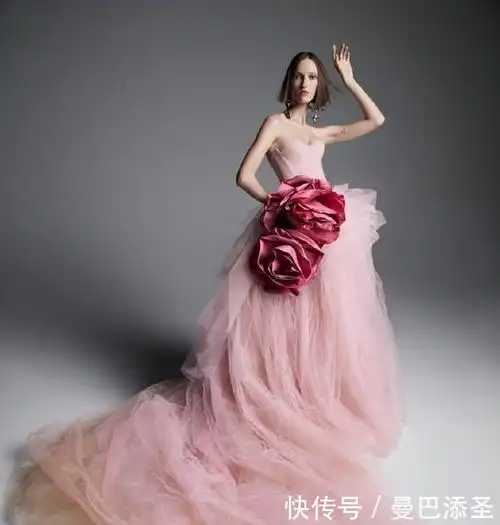 唐嫣罗晋婚礼现场照曝光,5款婚纱礼服都来头不小