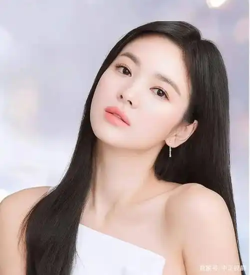 香肩美女高清壁纸图片