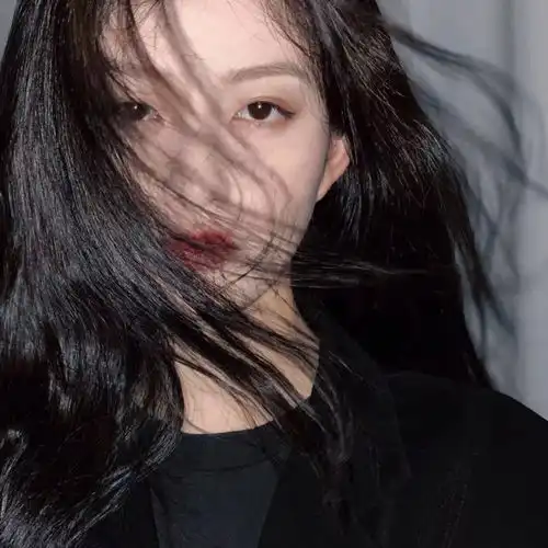 0608女生头像啊一枝真心准备的花胜过千朵玫瑰.