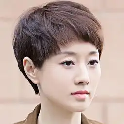 四十岁的女人该换什么发型别太老气,这六款发型让你减龄十岁