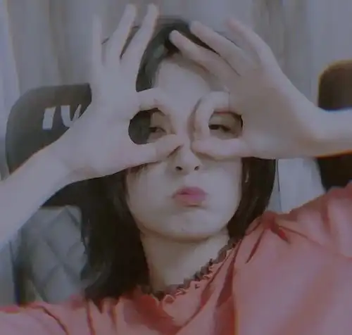 粉色系背景图原来熠熠生辉的星星也会注意到角落里的小孩啊