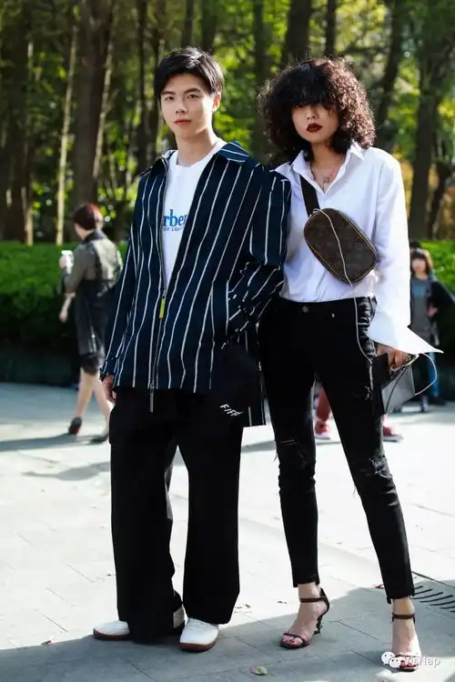 高级脸大长腿出没,请系好安全带2018aw上海时装周