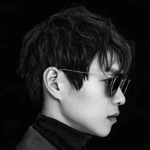 头像男丧系颓废魏大勋