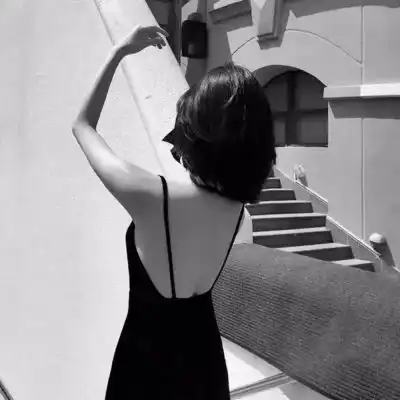 孤独的头像女生头像寂寞伤感图片