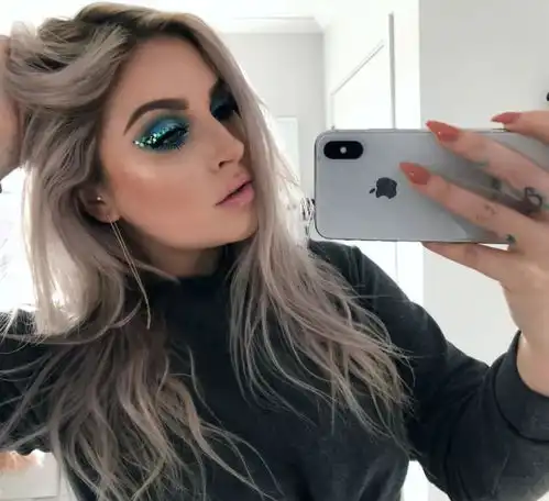 101小姐姐的蓝色眼妆竟是今夏彩妆大势,17款限定你pick谁