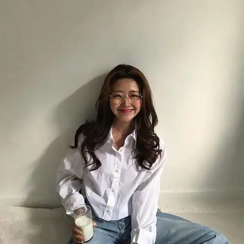 日常穿搭清新甜美的风格搭配参考,爱笑的女生运气总不会太差