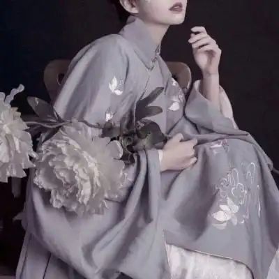 女生头像禁欲系锁骨背影古风
