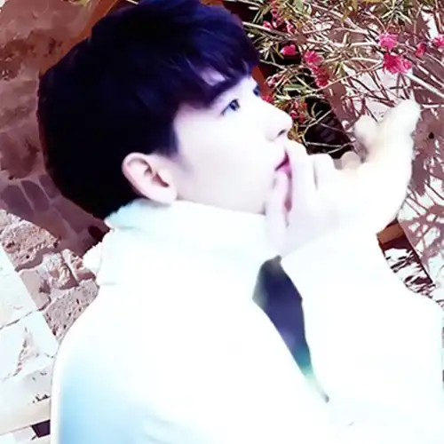 高清情侣头像真人一人一半溶图系美化版非常清晰的