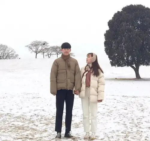 闺蜜装情侣装穿搭大衣半裙,厚外套阔腿裤,初冬就该这么穿,美炸了卫衣