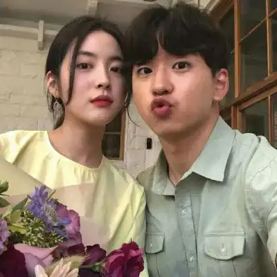 抖音网红情侣头像最美的是你的名字