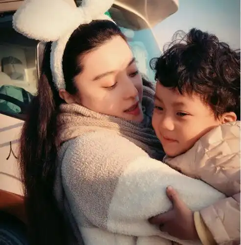 最美董鄂妃,她儿子管李晨叫爸,18年后李晨终于承认这段情