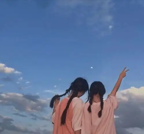 网恋小故事我的网恋对象居然是闺蜜男友,怎么办