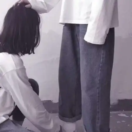 情侣头像简单成熟型的展示我们的纠缠不清