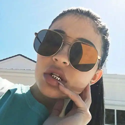 肯豆的金牙造型恶心到落泪欧美这股土豪风真心追不起