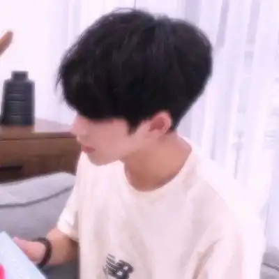 搞怪情侣头像一左一右余生有你足矣