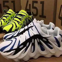 惊yeezy451实物图曝光,疑下半年发售你看这个鞋它又长又尖