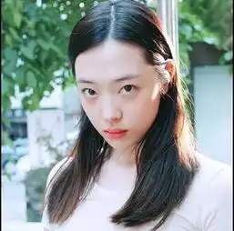 大尺度自拍性暗示图片屡屡突破底线的崔雪莉难道真是太过单纯吗我看未必