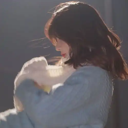 抑郁系头像女可保存文案