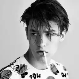 qq头像男生欧美范黑白图片2019最新爱我是毒万劫不复