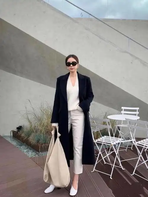 看了许多韩系穿搭,还是这位博主的简约慵懒风最惊艳,不输女神