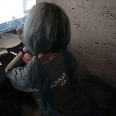 背影头像女生唯美漂亮简单气质女生背影