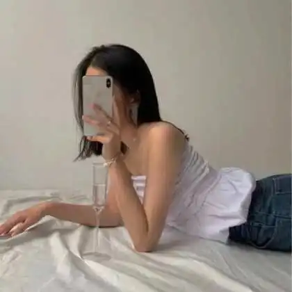 看着他,他是我曾经爱过一起生活过的人