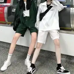 一对部位半身情侣头像