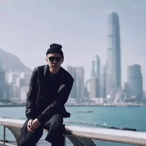 他80后,不帅,个子不高,没肌肉,却在这个秋天穿出精彩搜狐时尚搜狐网