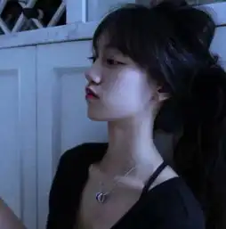 微信头像女丧系真人落叶